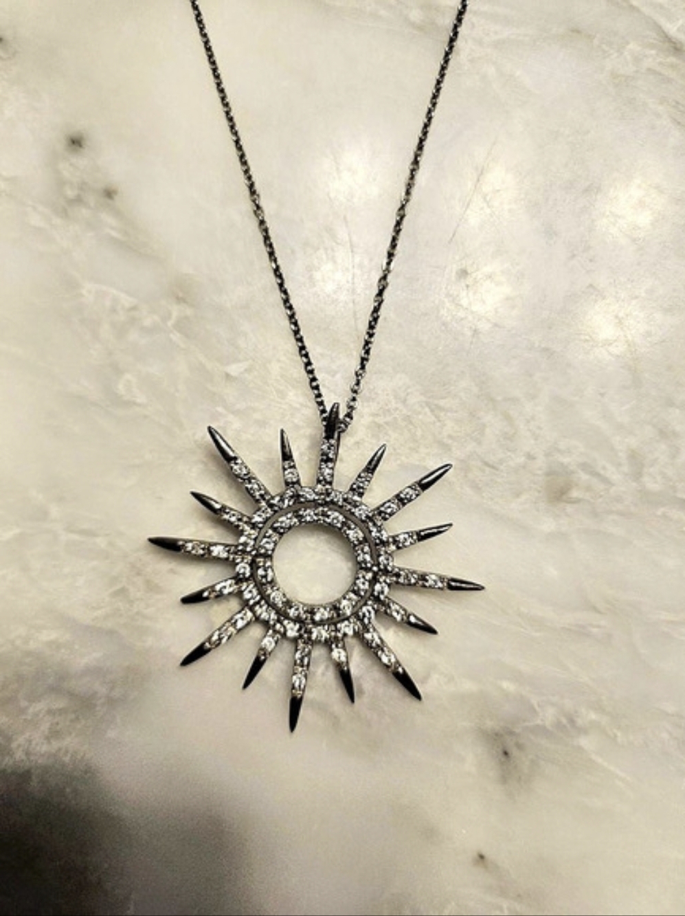 Sunburst Pendant Necklace in Silver Like New